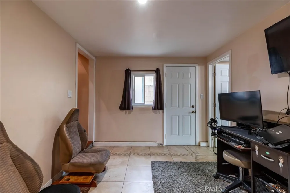 4427 W 60th Los Angeles, CA 90043