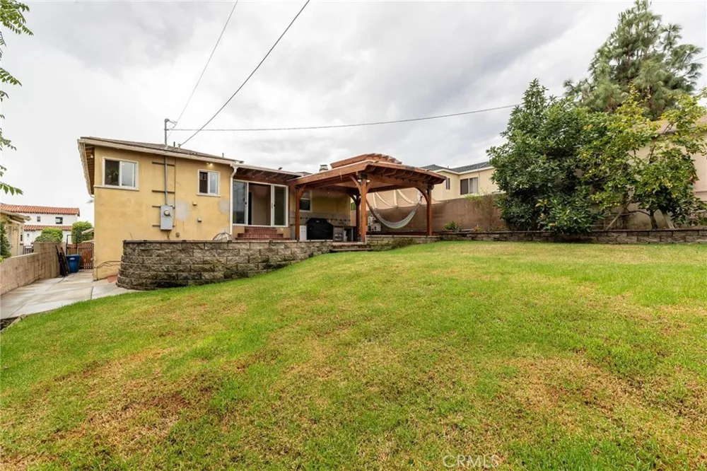 4427 W 60th Los Angeles, CA 90043