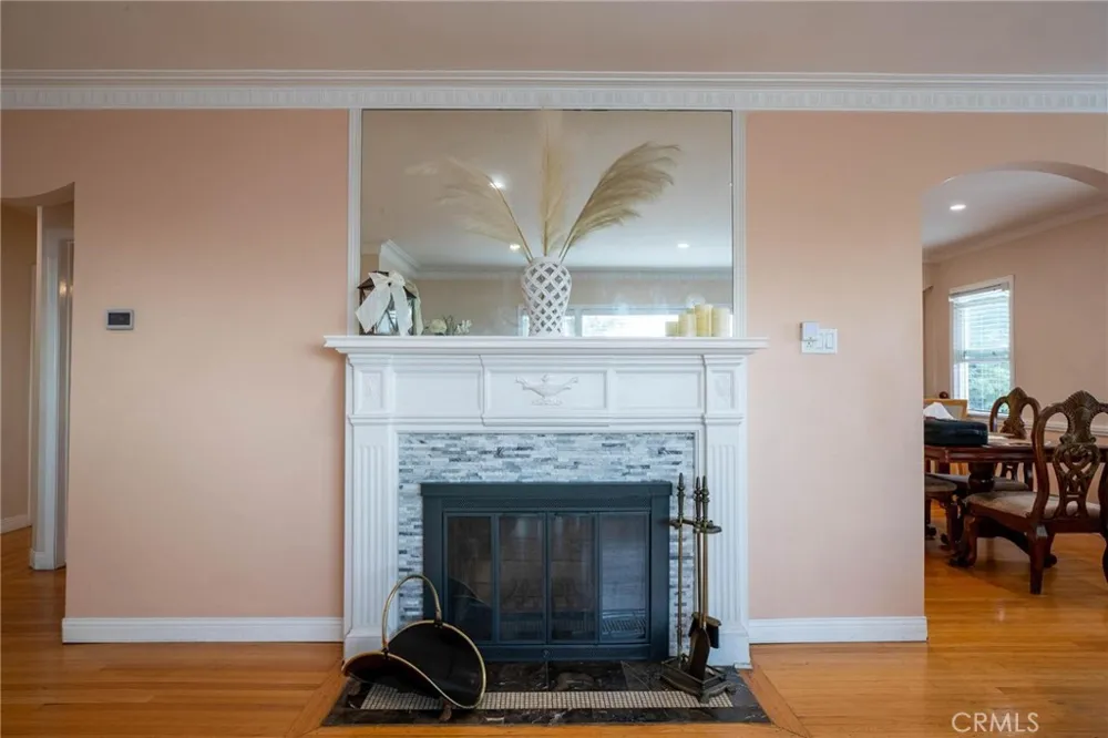 4427 W 60th Los Angeles, CA 90043