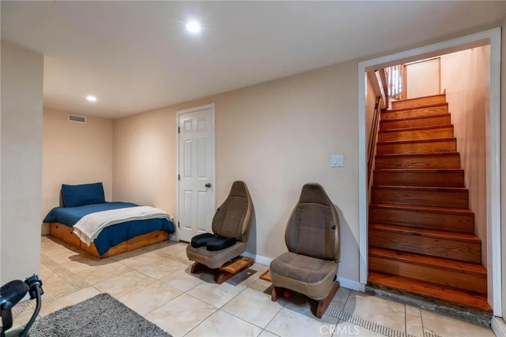4427 W 60th Los Angeles, CA 90043