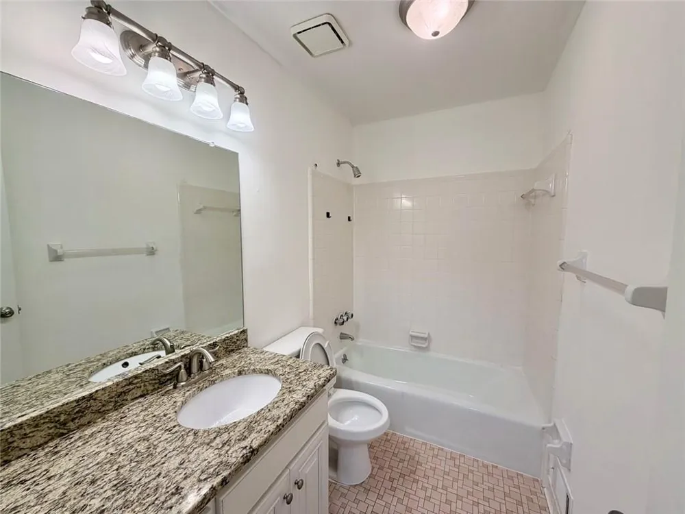 3925 Mountain View Road #E3 Oakwood, GA 30566