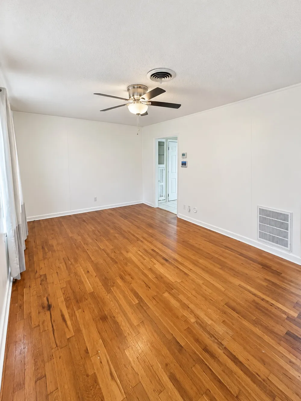1114 Corona Ada, OK 74820