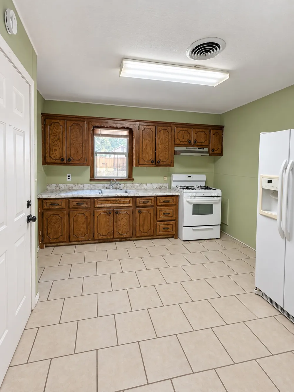 1114 Corona Ada, OK 74820