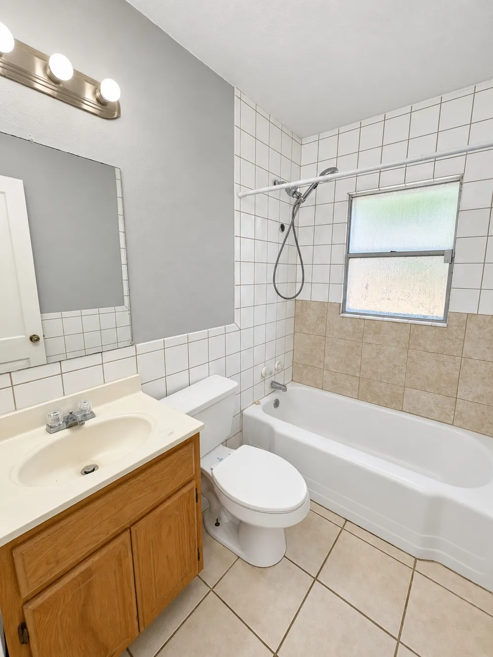 1114 Corona Ada, OK 74820