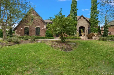 21291 Equestrian Trail