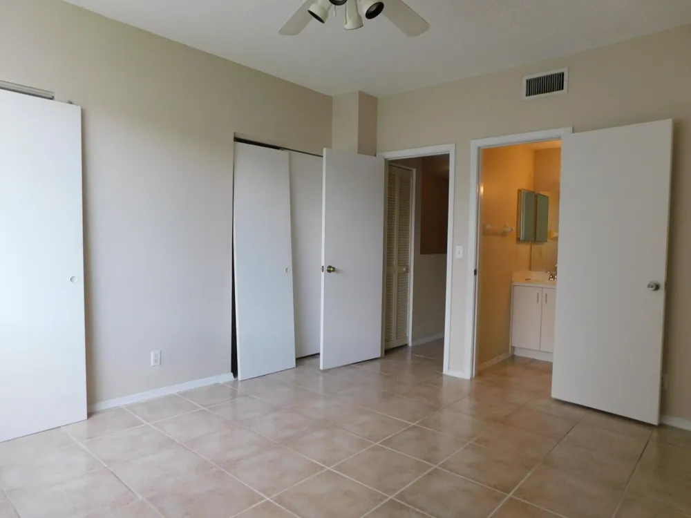 50 Simonton Circle Weston, FL 33326