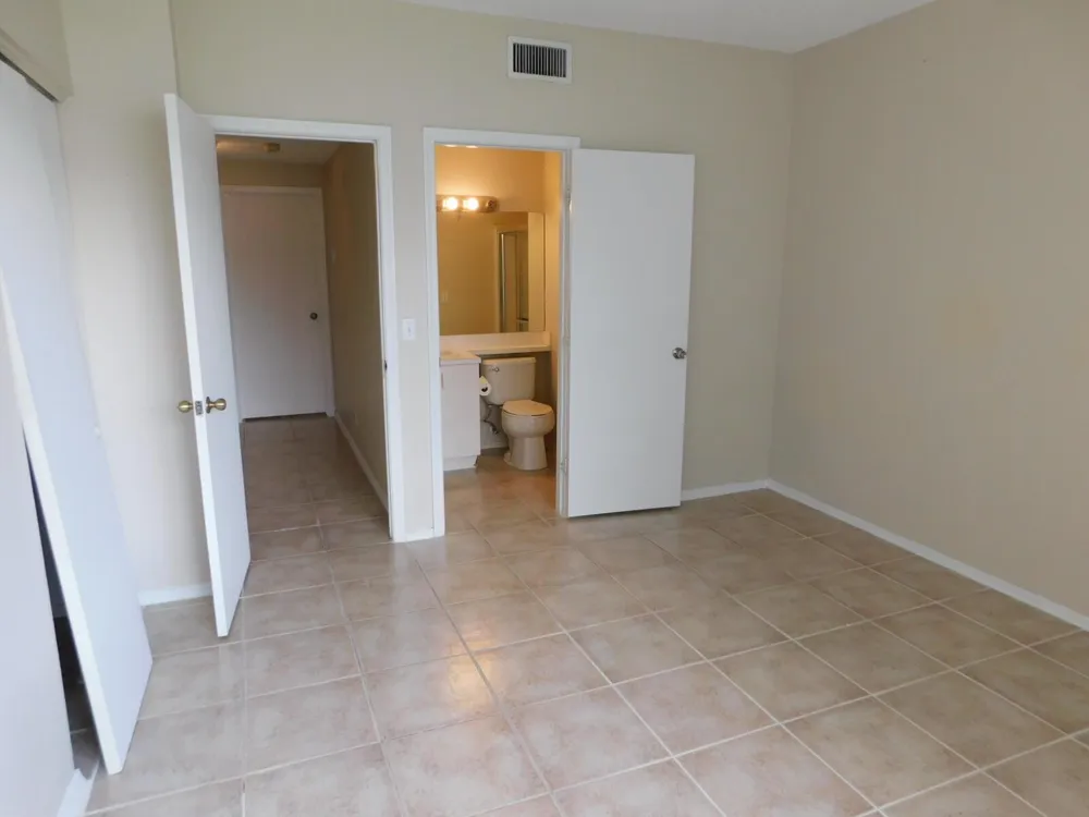 50 Simonton Circle Weston, FL 33326