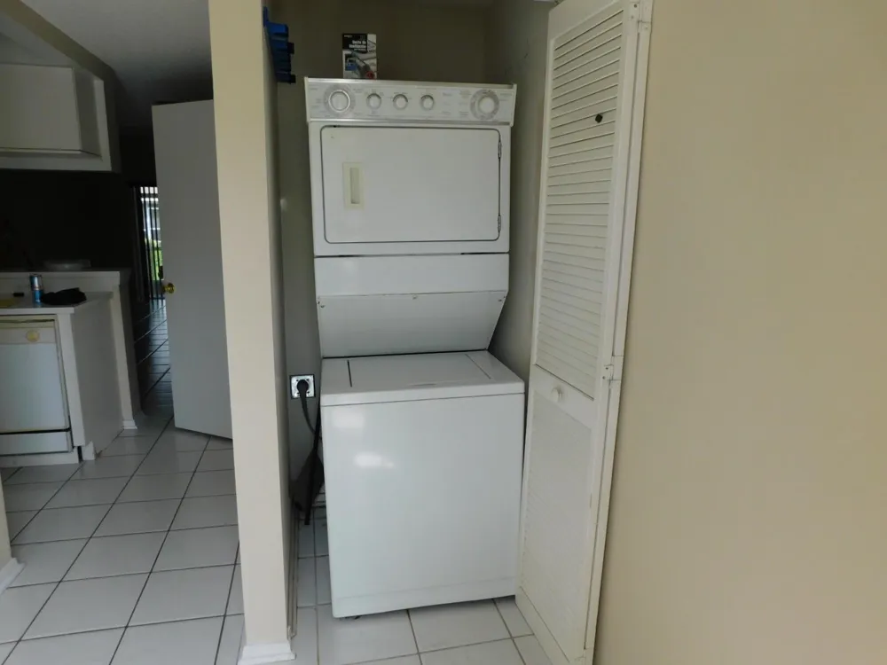 50 Simonton Circle Weston, FL 33326