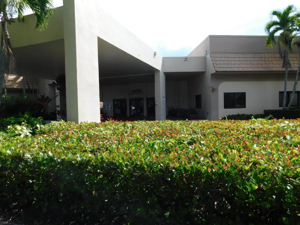 50 Simonton Circle Weston, FL 33326