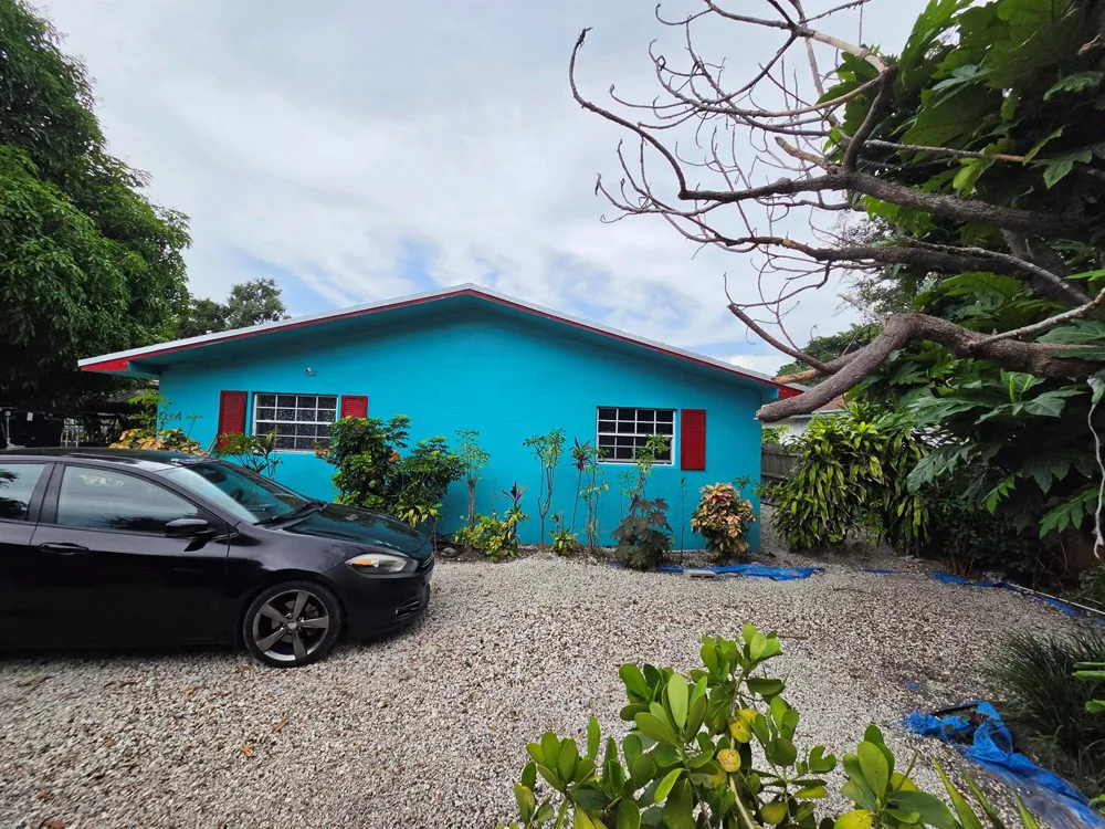 10304 NW 10TH AVENUE Miami, FL 33150