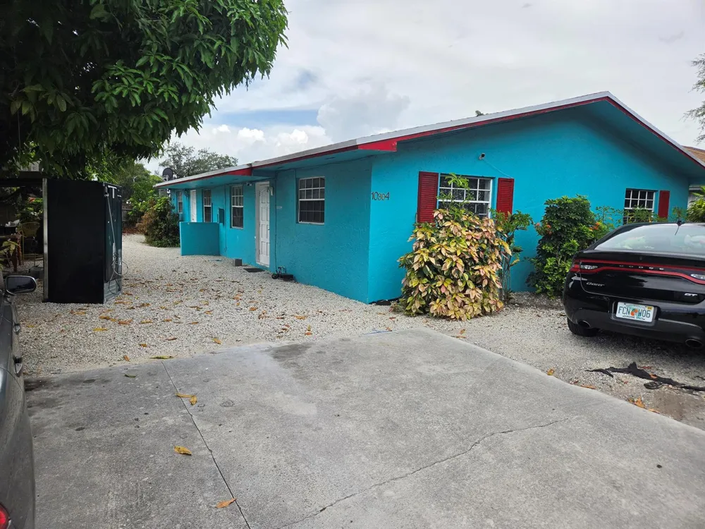 10304 NW 10TH AVENUE Miami, FL 33150