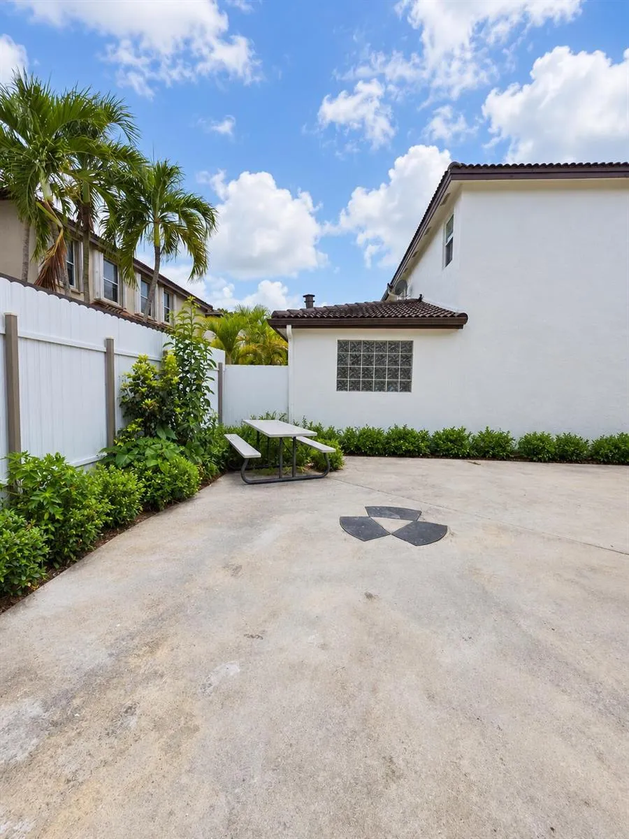 15430 SW 38TH TERRACE Miami, FL 33185