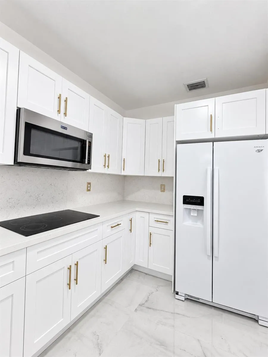 15430 SW 38TH TERRACE Miami, FL 33185
