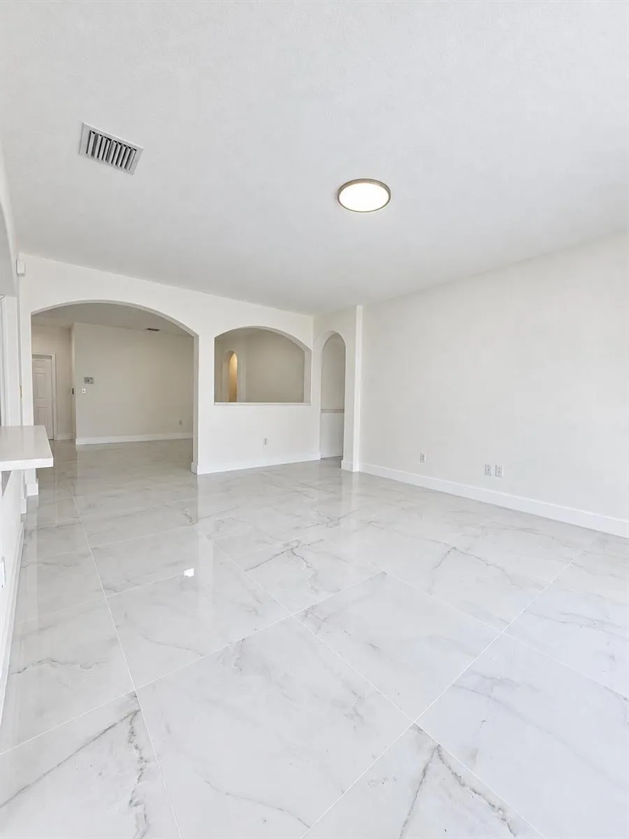 15430 SW 38TH TERRACE Miami, FL 33185