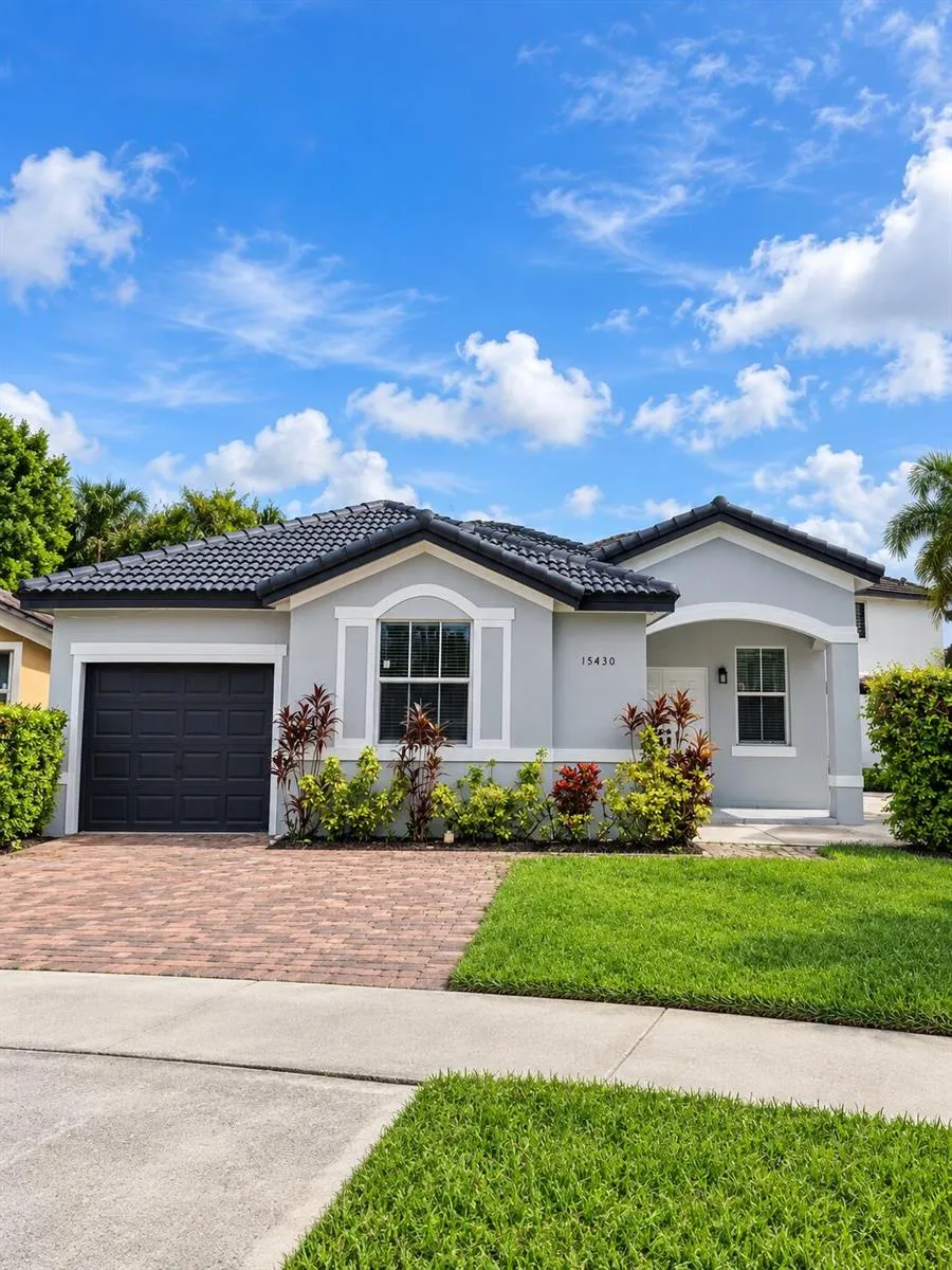 15430 SW 38TH TERRACE Miami, FL 33185
