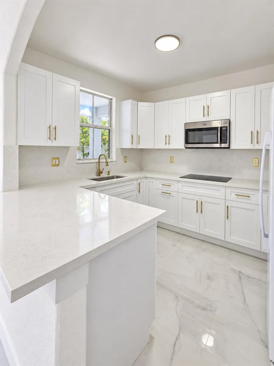 15430 SW 38TH TERRACE Miami, FL 33185