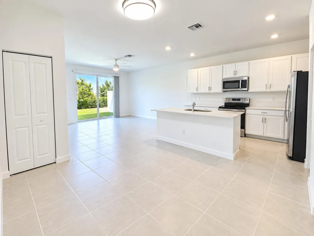 321 SE CROSSOAK LANE Port St. Lucie, FL 34984