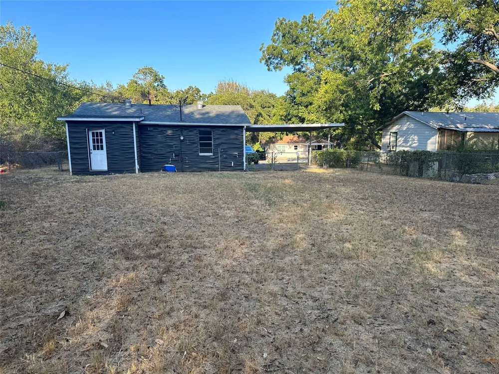 137 Lynn Drive Azle, TX 76020