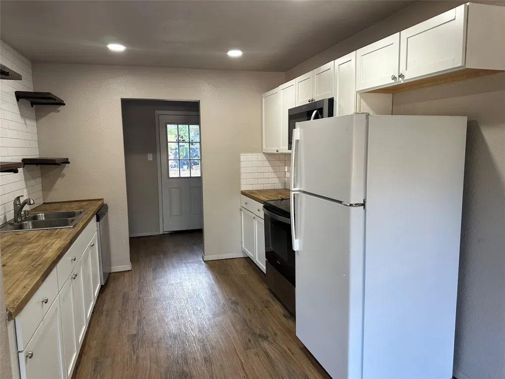 137 Lynn Drive Azle, TX 76020