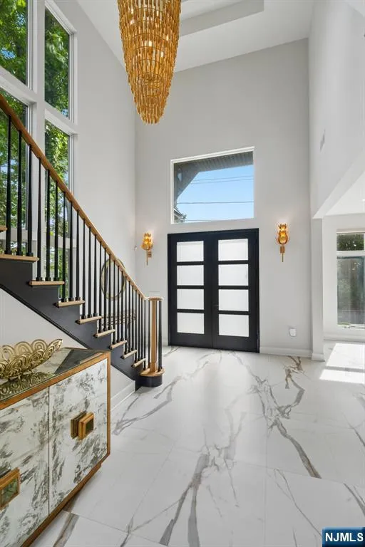 29 Roslyn Avenue Englewood Cliffs, NJ 07632