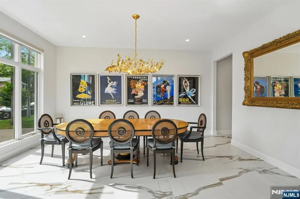 29 Roslyn Avenue Englewood Cliffs, NJ 07632