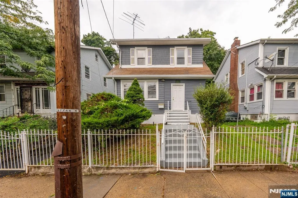 125 Pine Grove Terrace Newark, NJ 07106