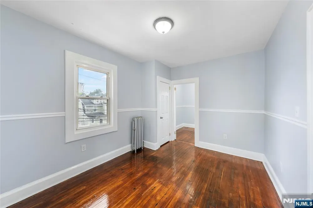 125 Pine Grove Terrace Newark, NJ 07106