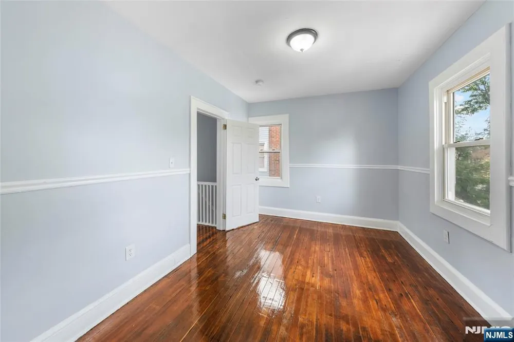 125 Pine Grove Terrace Newark, NJ 07106