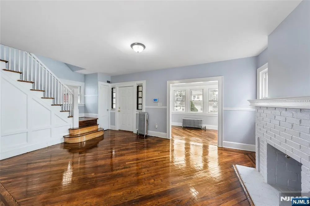 125 Pine Grove Terrace Newark, NJ 07106