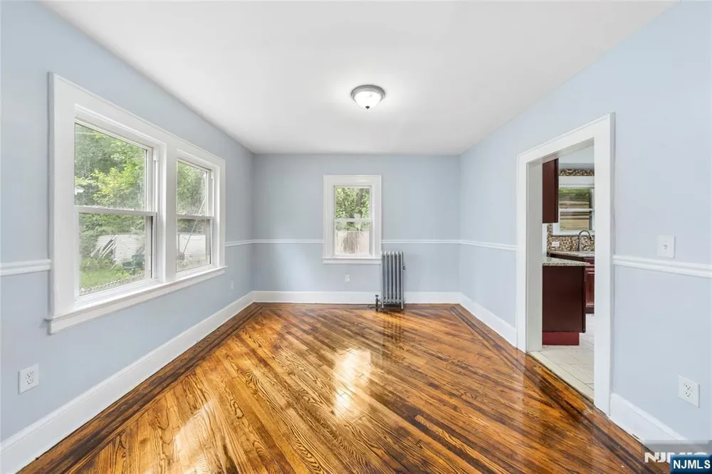 125 Pine Grove Terrace Newark, NJ 07106