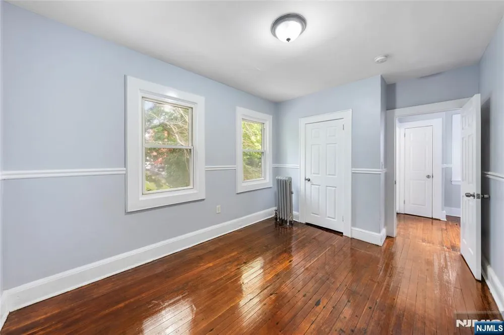125 Pine Grove Terrace Newark, NJ 07106