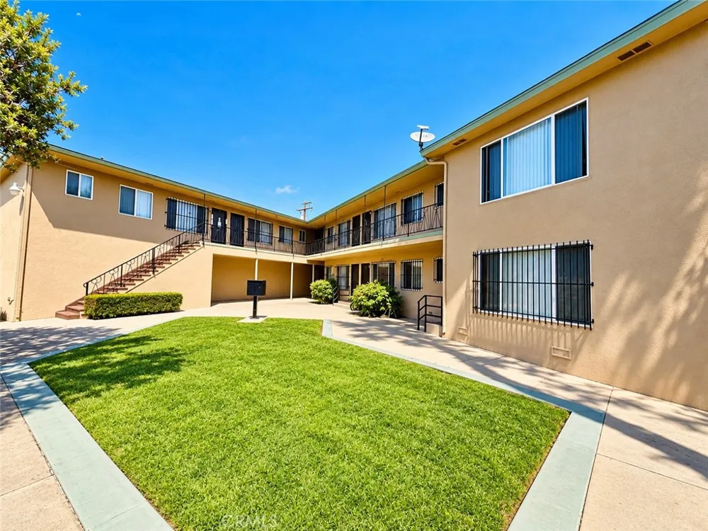 10203 England Avenue Inglewood, CA 90303