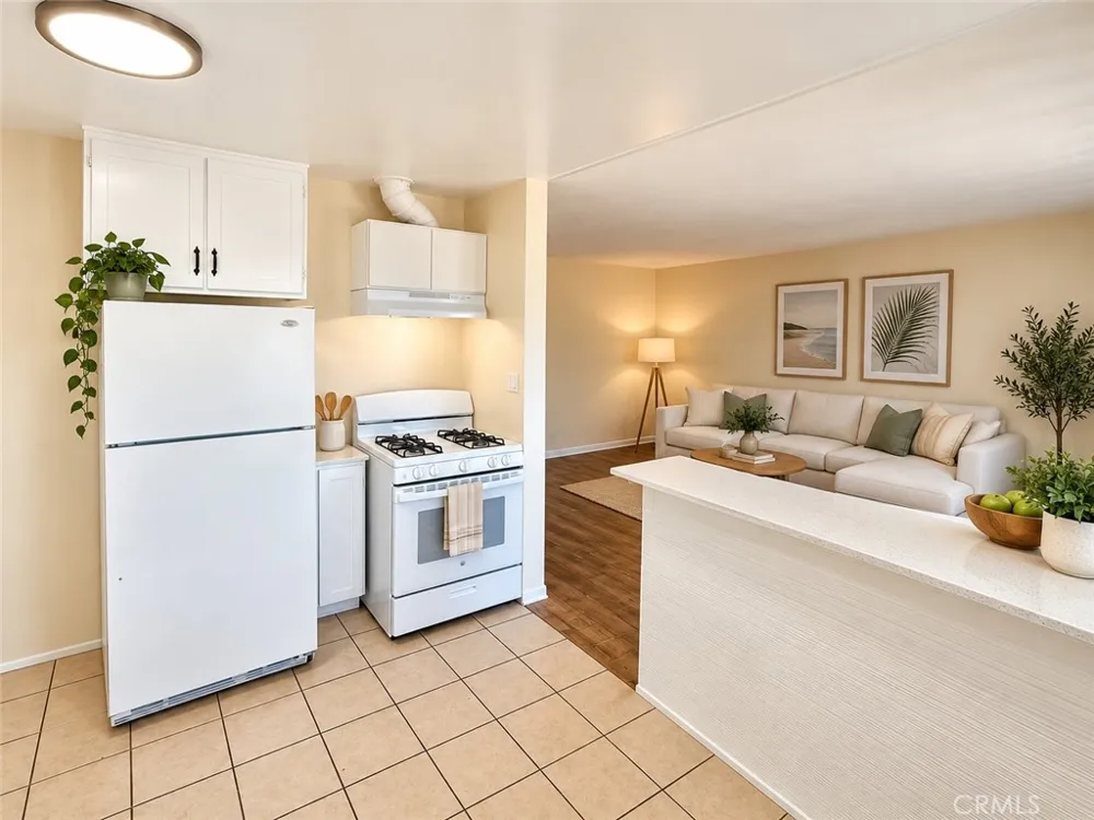 10203 England Avenue Inglewood, CA 90303