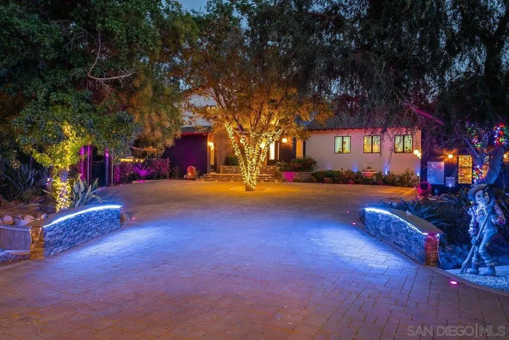 15625 Mussey Grade Rd Ramona, CA 92065