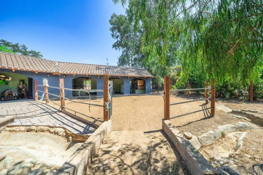 15625 Mussey Grade Rd Ramona, CA 92065