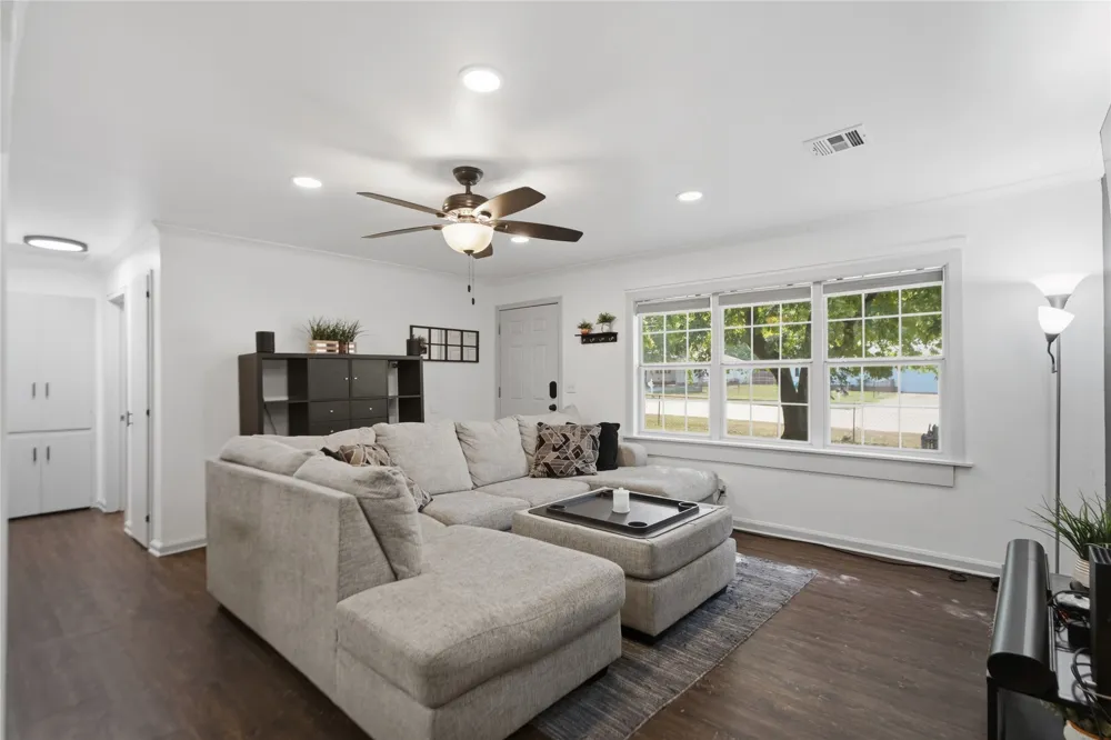 5715 Lewis Avenue Tulsa, OK 74130
