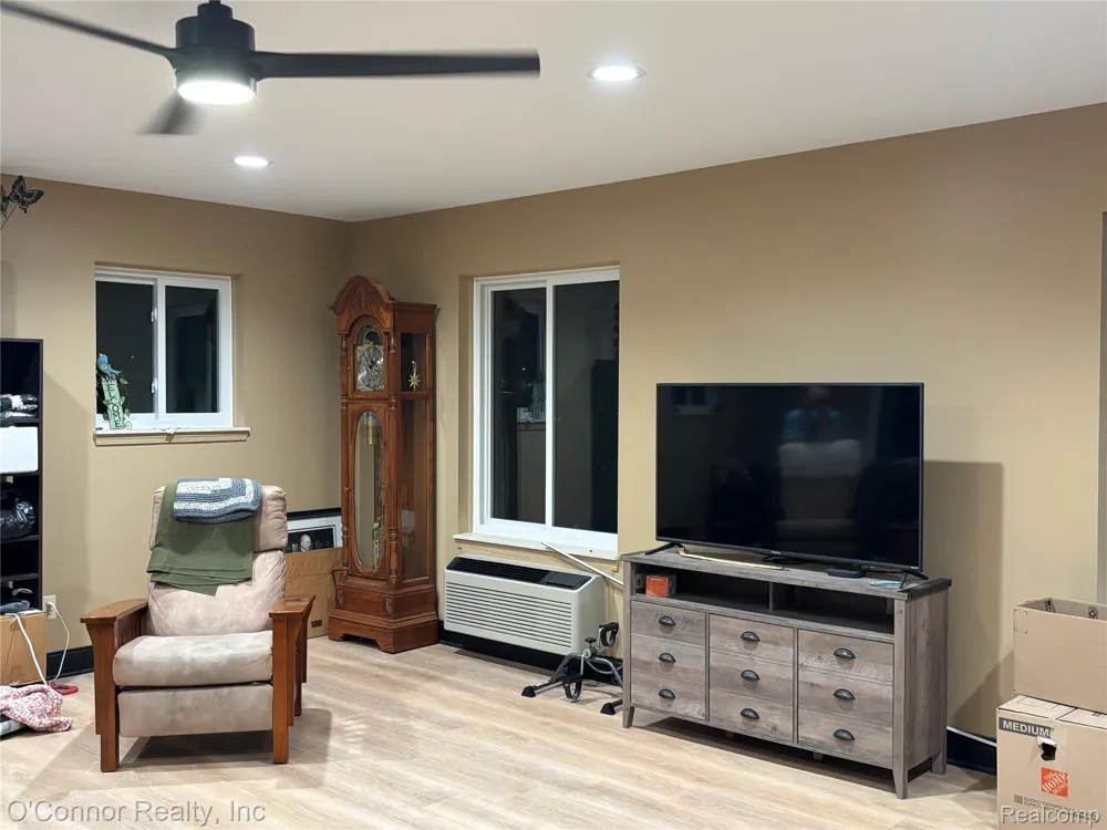 1650 River Road Marysville City, MI 48040