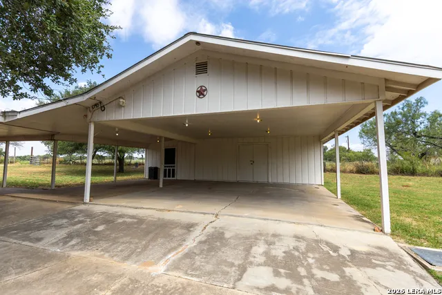 11635 BRIGGS RD Atascosa, TX 78002