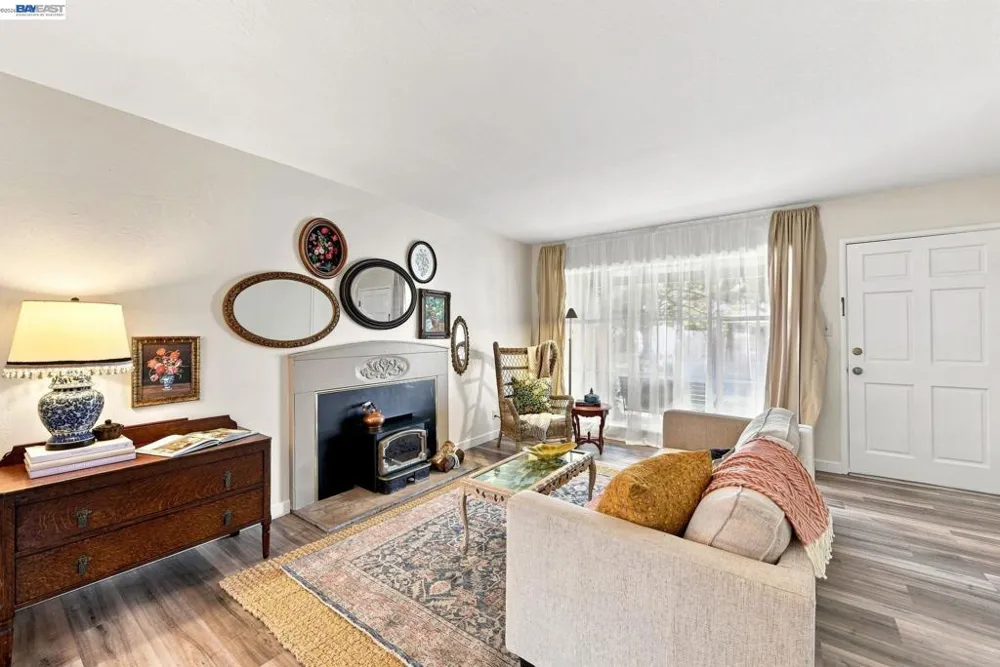 158 Via Bolsa San Lorenzo, CA 94580