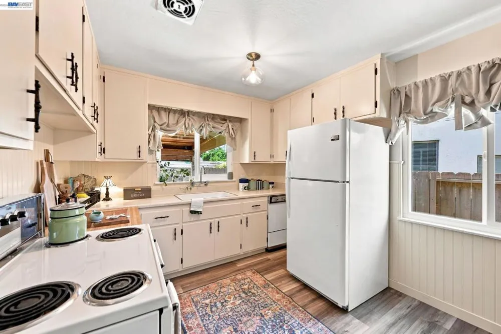 158 Via Bolsa San Lorenzo, CA 94580