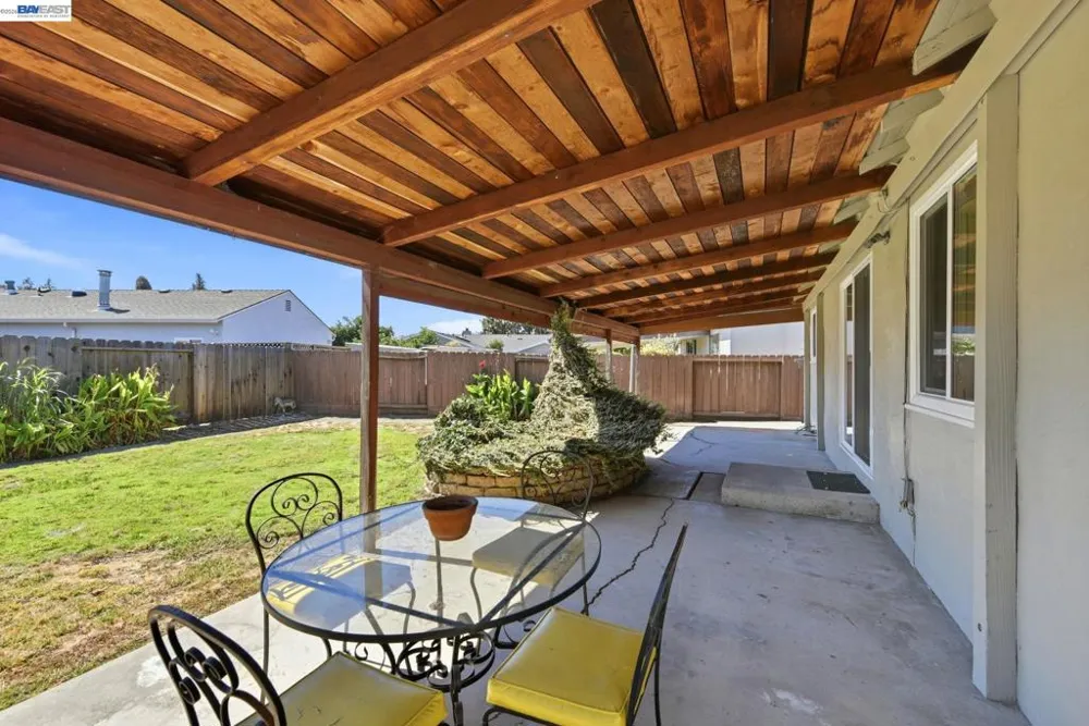 158 Via Bolsa San Lorenzo, CA 94580