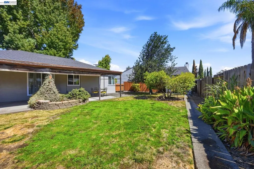 158 Via Bolsa San Lorenzo, CA 94580