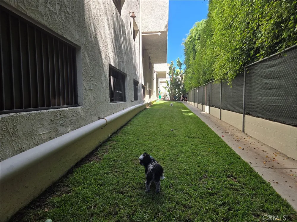 1230 Horn #408 West Hollywood, CA 90069