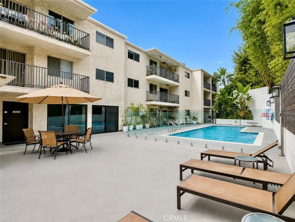 1230 Horn #408 West Hollywood, CA 90069
