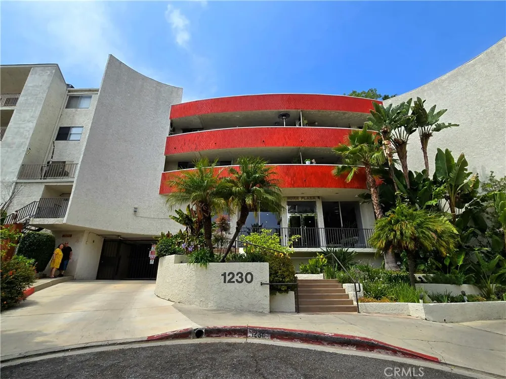 1230 Horn #408 West Hollywood, CA 90069