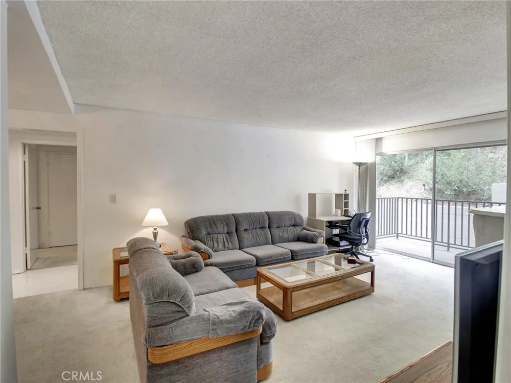 1230 Horn #408 West Hollywood, CA 90069