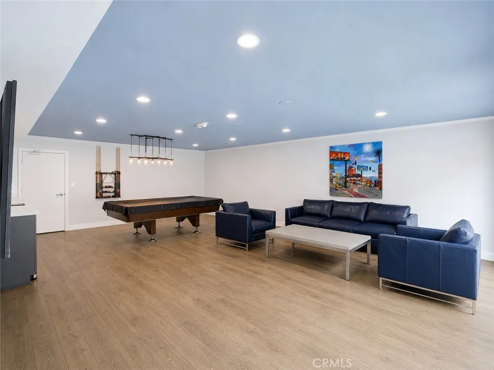 1230 Horn #408 West Hollywood, CA 90069