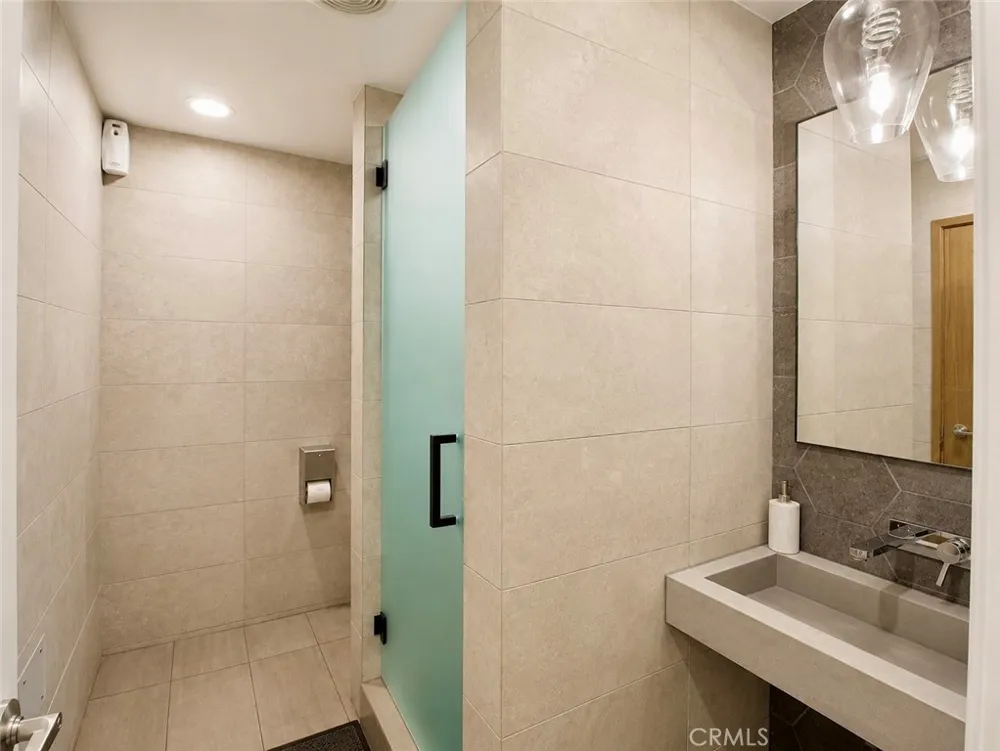 1230 Horn #408 West Hollywood, CA 90069