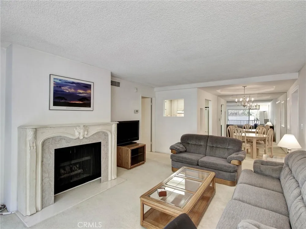 1230 Horn #408 West Hollywood, CA 90069