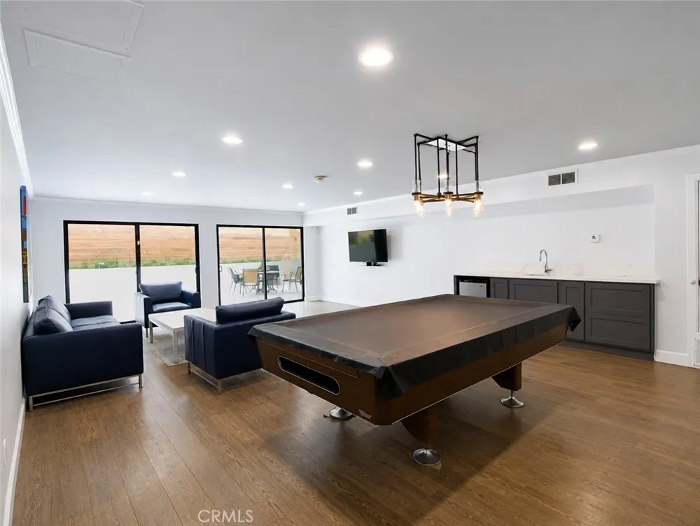 1230 Horn #408 West Hollywood, CA 90069